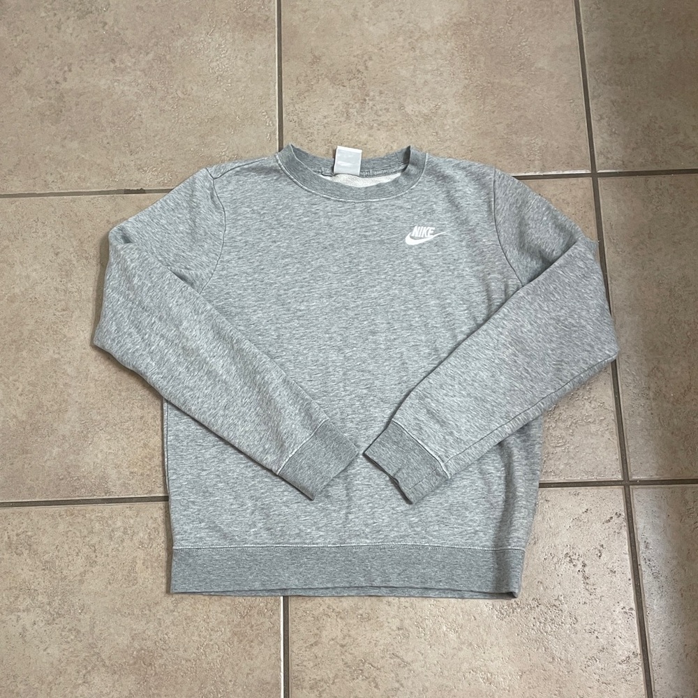 Nike Men's Light Gray Crewneck Sweater